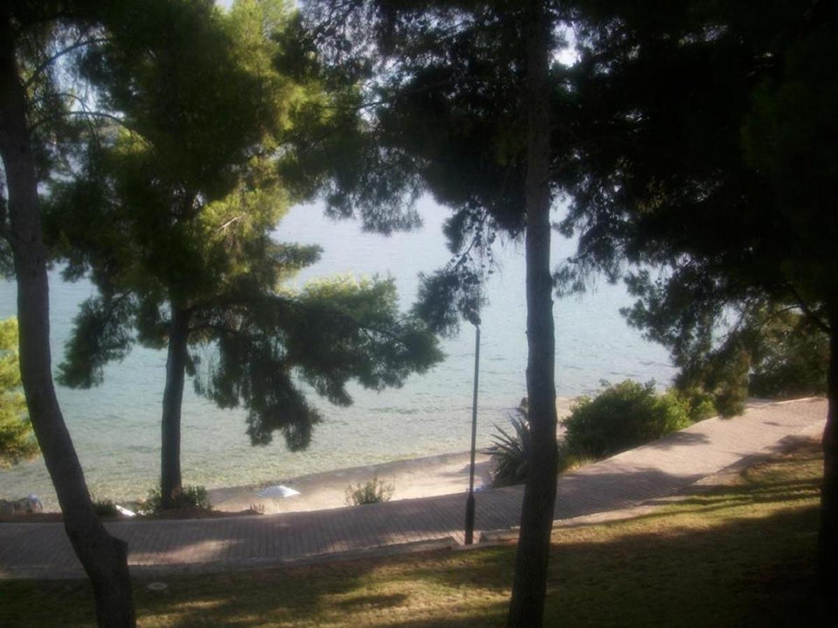 Ferienwohnung Lambrisa Trogir Exterior foto