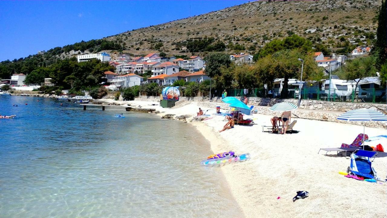 Ferienwohnung Lambrisa Trogir Exterior foto