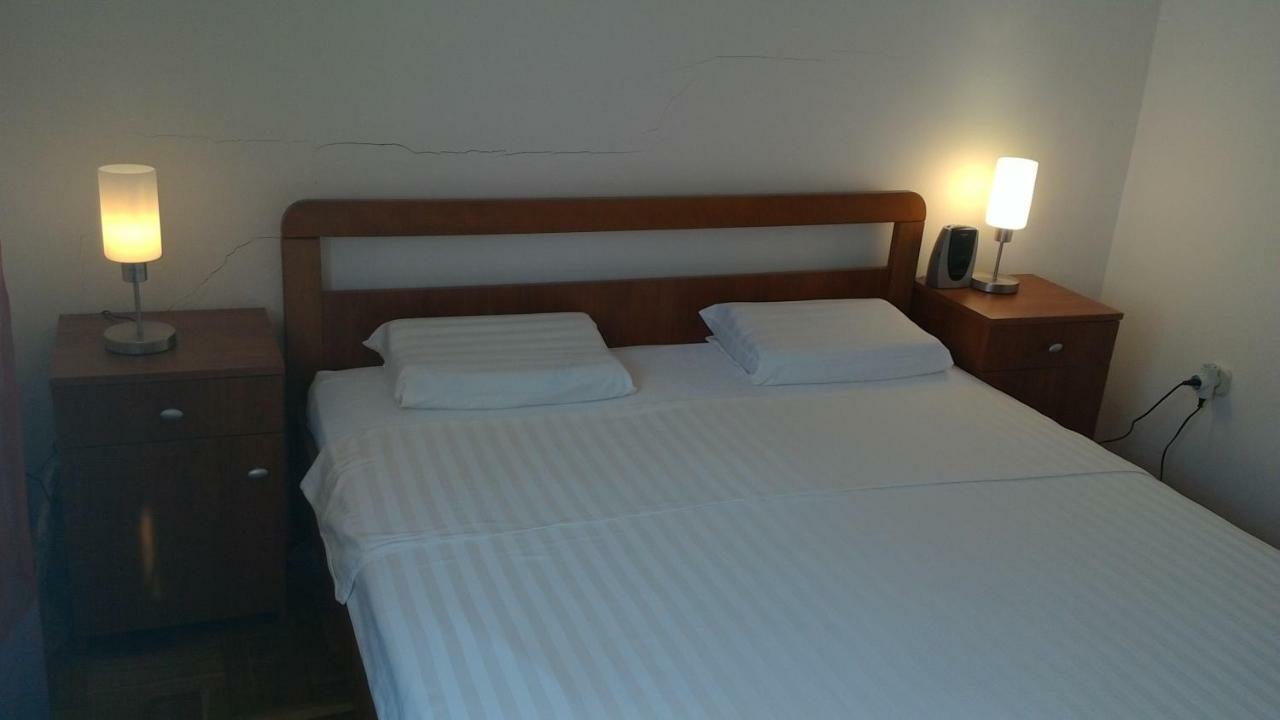 Ferienwohnung Lambrisa Trogir Exterior foto