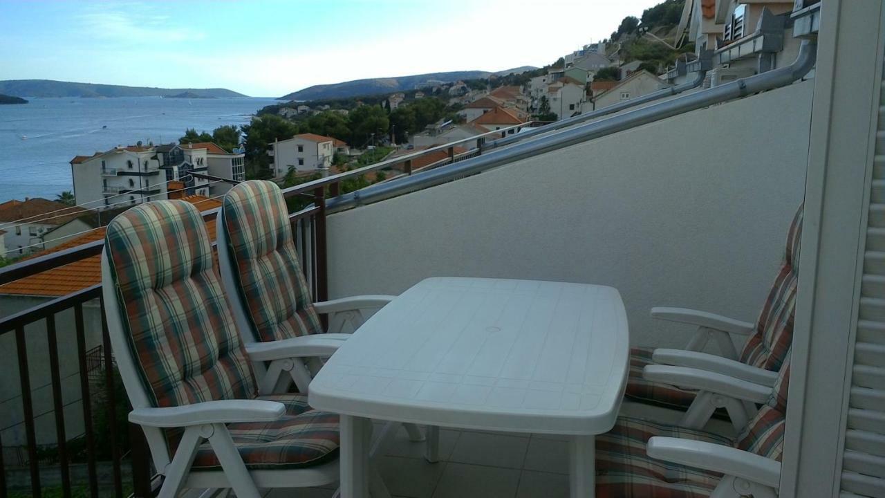 Ferienwohnung Lambrisa Trogir Exterior foto