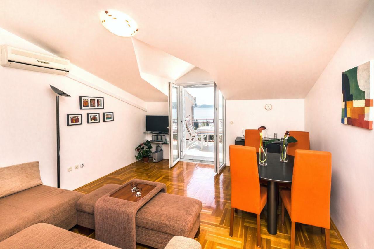 Ferienwohnung Lambrisa Trogir Exterior foto